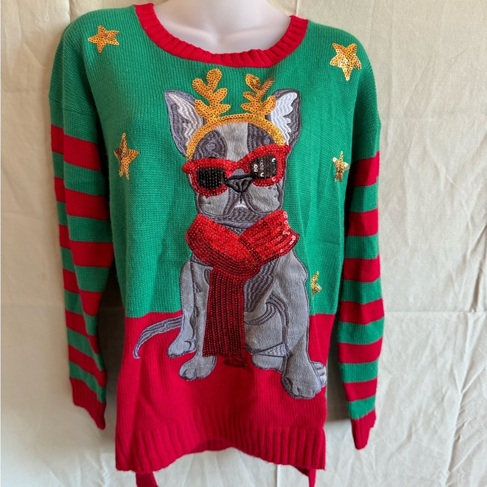Fun bulldog holiday sweater! Size M